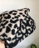 دو رنگ زمینه سفید و مشکی